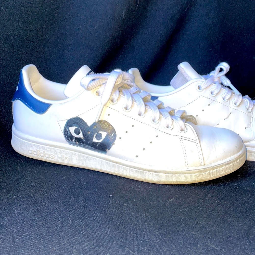 Adidas white & blue  by Stan Smith / black heart 🖤